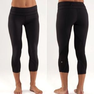 Lululemon Run Inspire Crop Leggings/ Solid Black